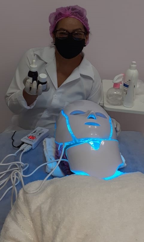  Técnico em Estética - Máscara LED