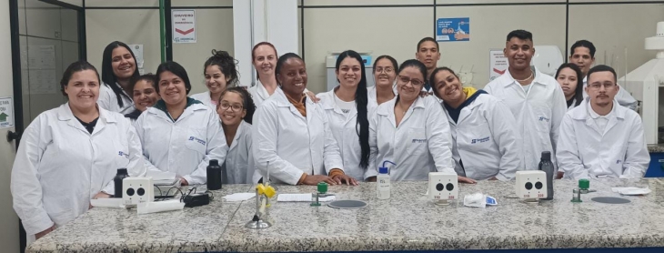 Aula de Farmacotécnica da turma TF-N35